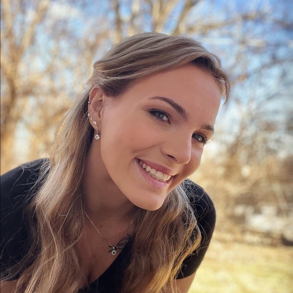 Meet your Posher, Daleeanna - Picture 1 of 1